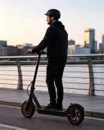 350W Portable Electric Scooter, 25-30KM/H 36V 10.4Ah 8.5" Explosion-Proof Tire E-Scooter